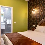 Friday Hotel Mamaia