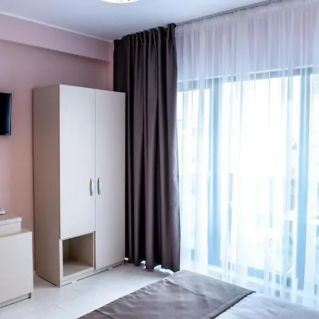 Hotel Friday Mamaia