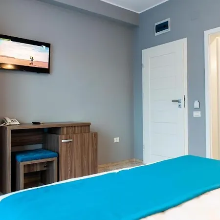 Friday Hotel