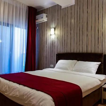 Friday Hotel Mamaja