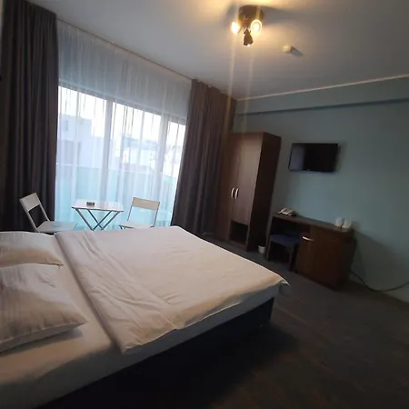 Friday Hotel Mamaja