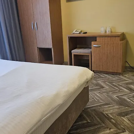 Hotel Friday Mamaja