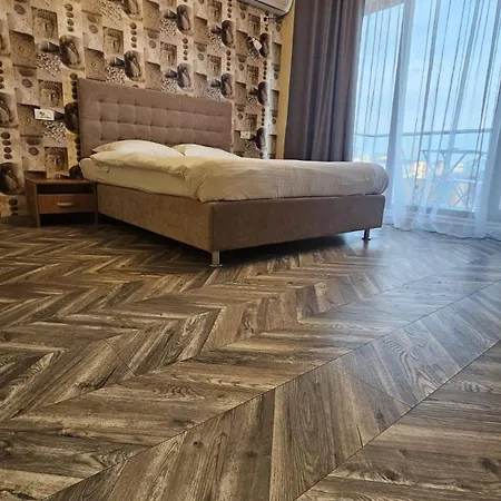 Friday Hotel Mamaja